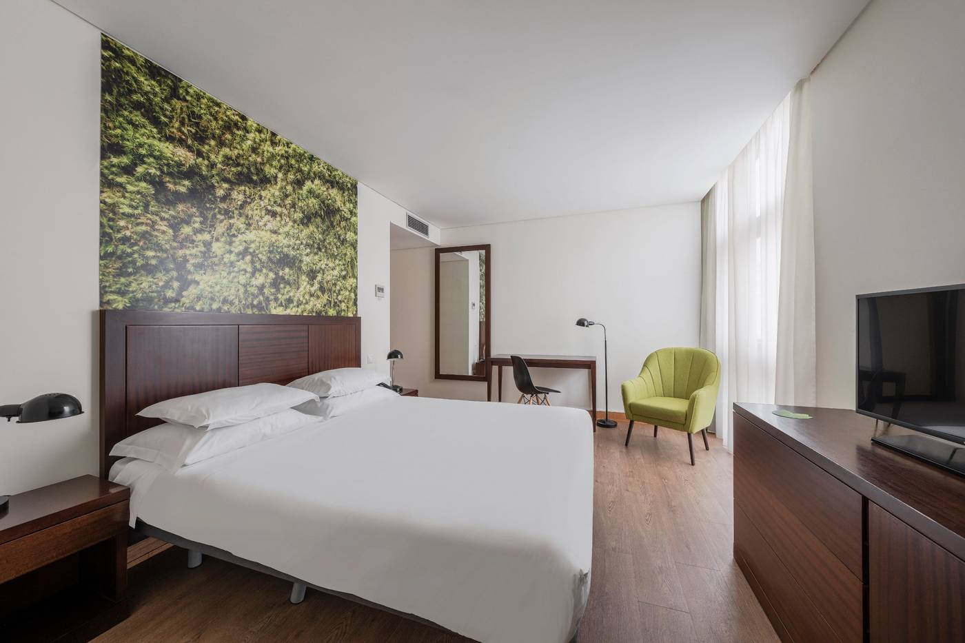 Neat-Hotel-Avenida-Room-5