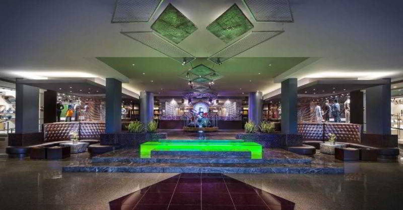 Hard-Rock-Hotel-Cancun-Lobby-30