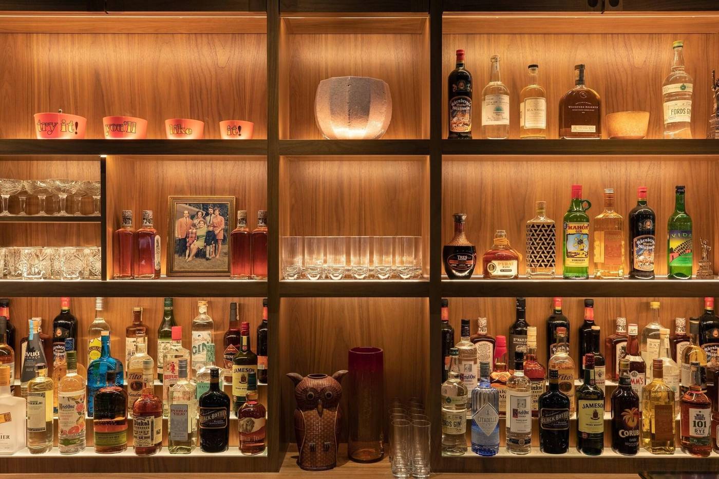 Moxy-NYC-Downtown-Restaurant-8