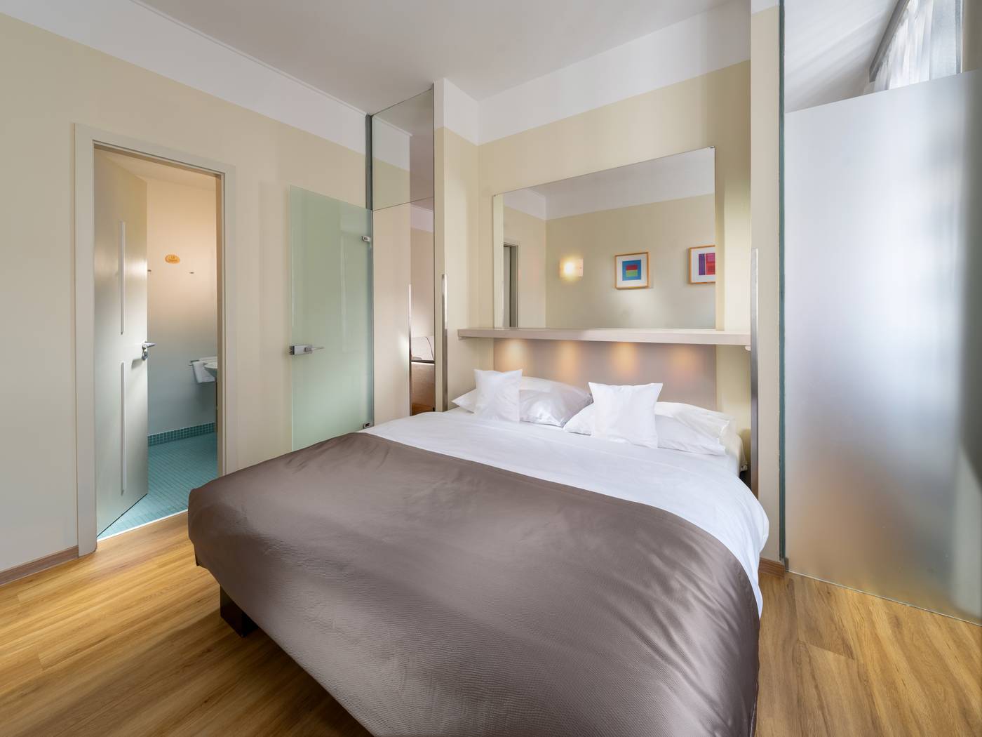 Mamaison-Residence-Belgicka-Prague-Room-21