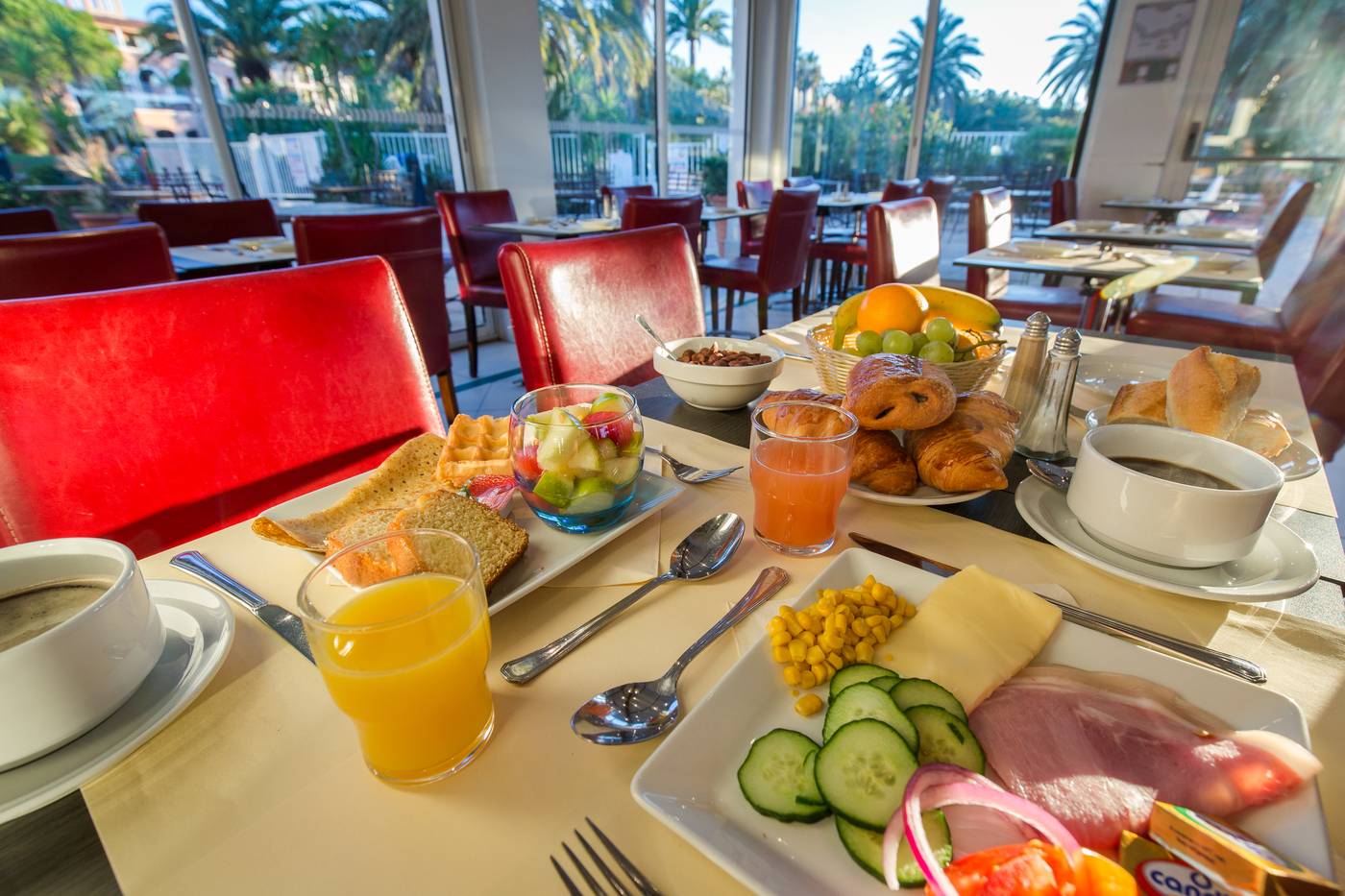 SOWELL-HOTELS-Saint-Tropez-Restaurant-31