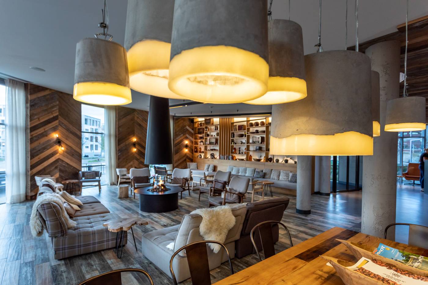 Urban-Lodge-Hotel-Lobby-15