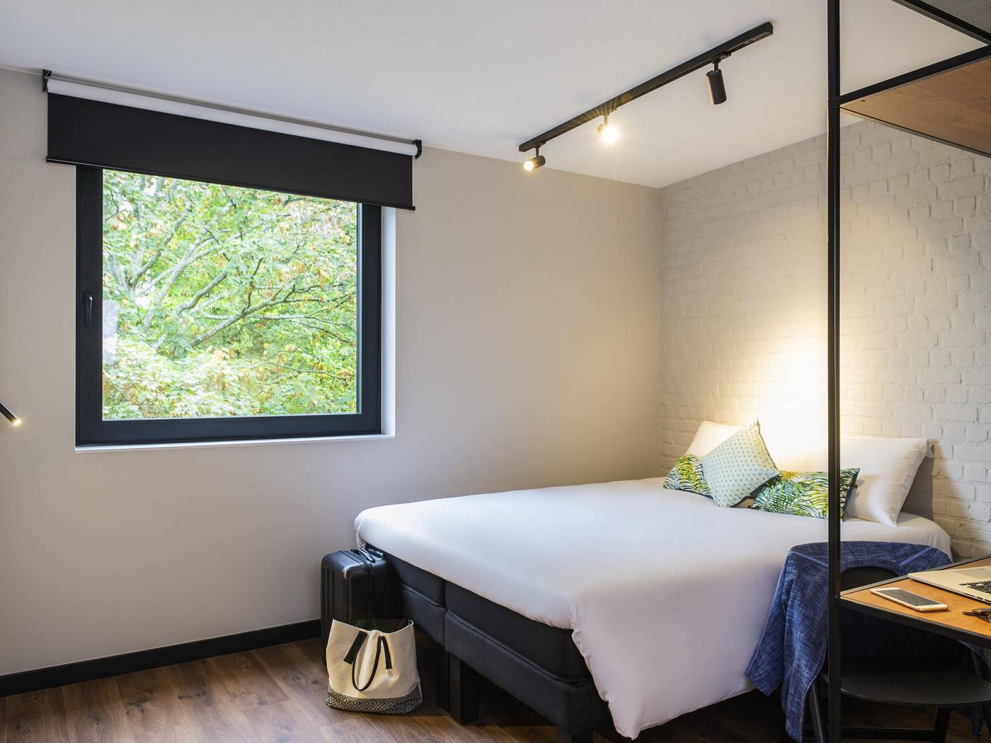 Ibis-Brussels-Centre-Chatelain-Room-6