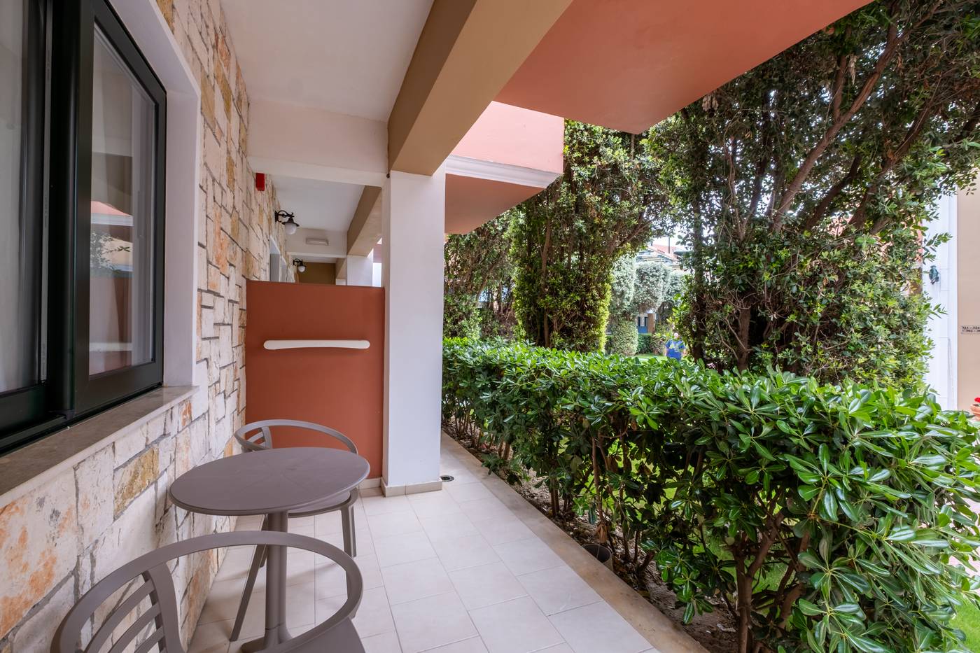 Hotel-Mediterranean-Beach-Room-17