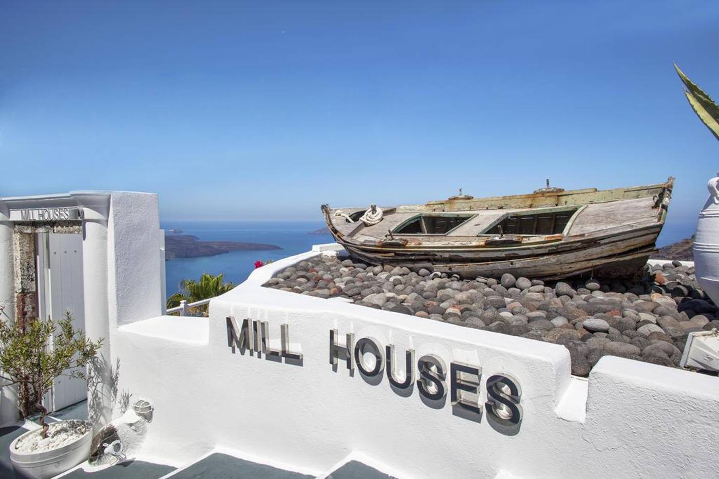 Mill-Houses-New-Elegant-Suites-Lobby-3