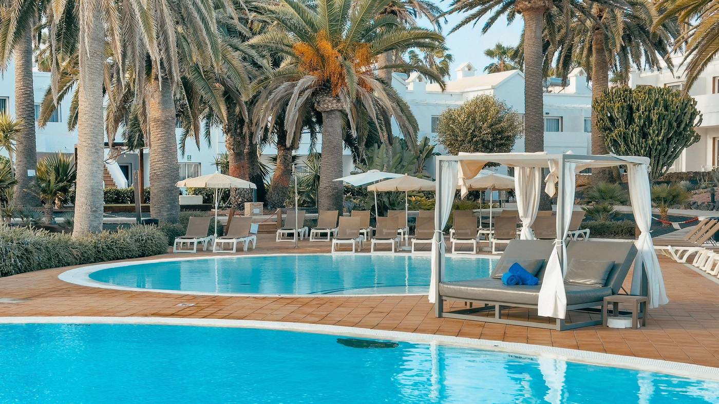 Labranda-Corralejo-Village-Pool-3