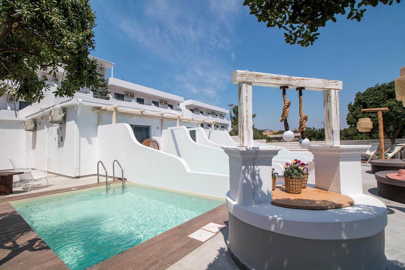 Malibu-Boutique-Room-10