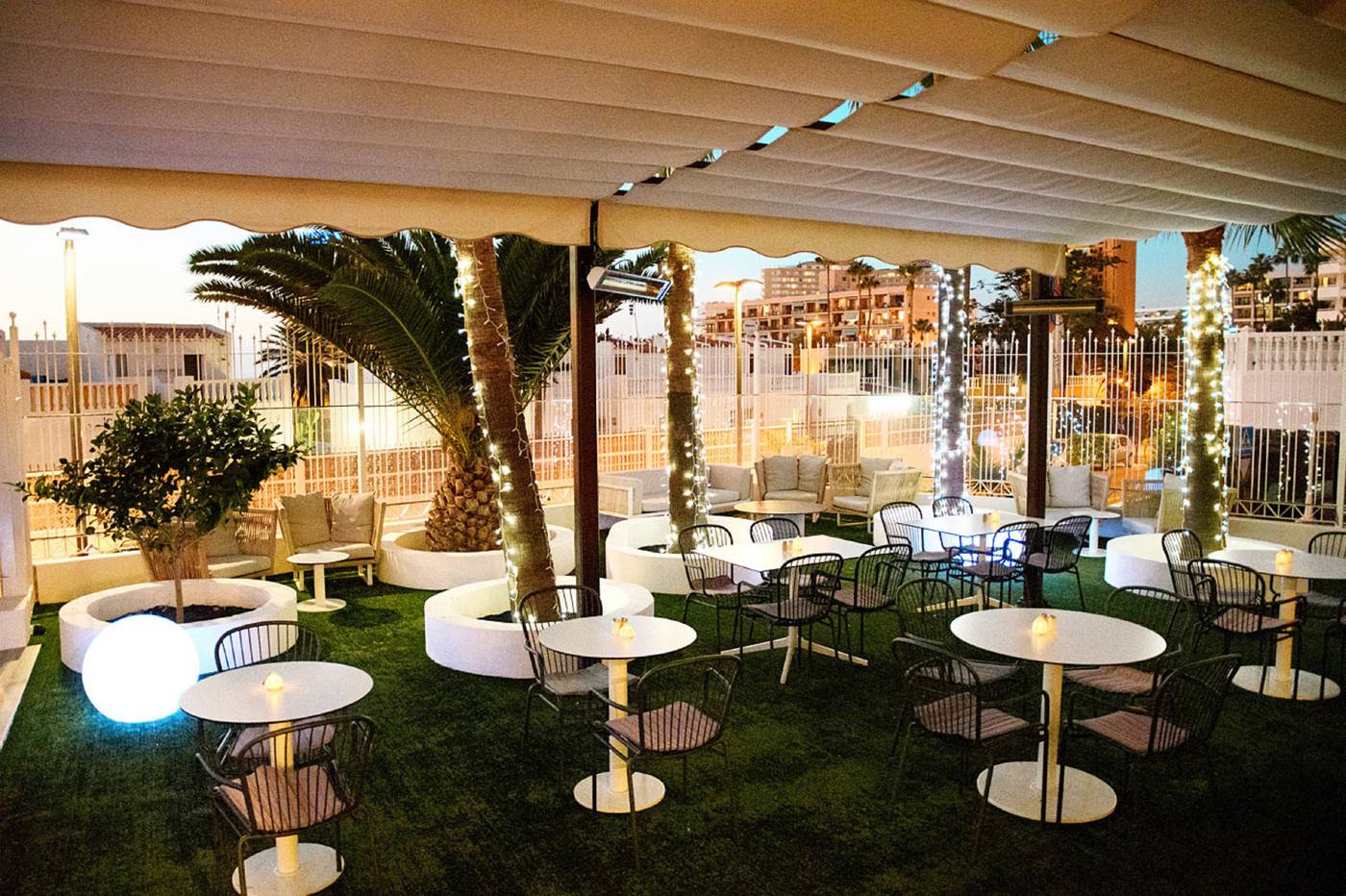 Coral-Ocean-View---Adults-Only-Restaurant-19