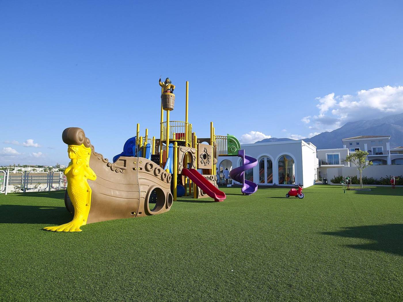 Anemos-Luxury-Grand-Resort-Sports-and-Entertainment-30