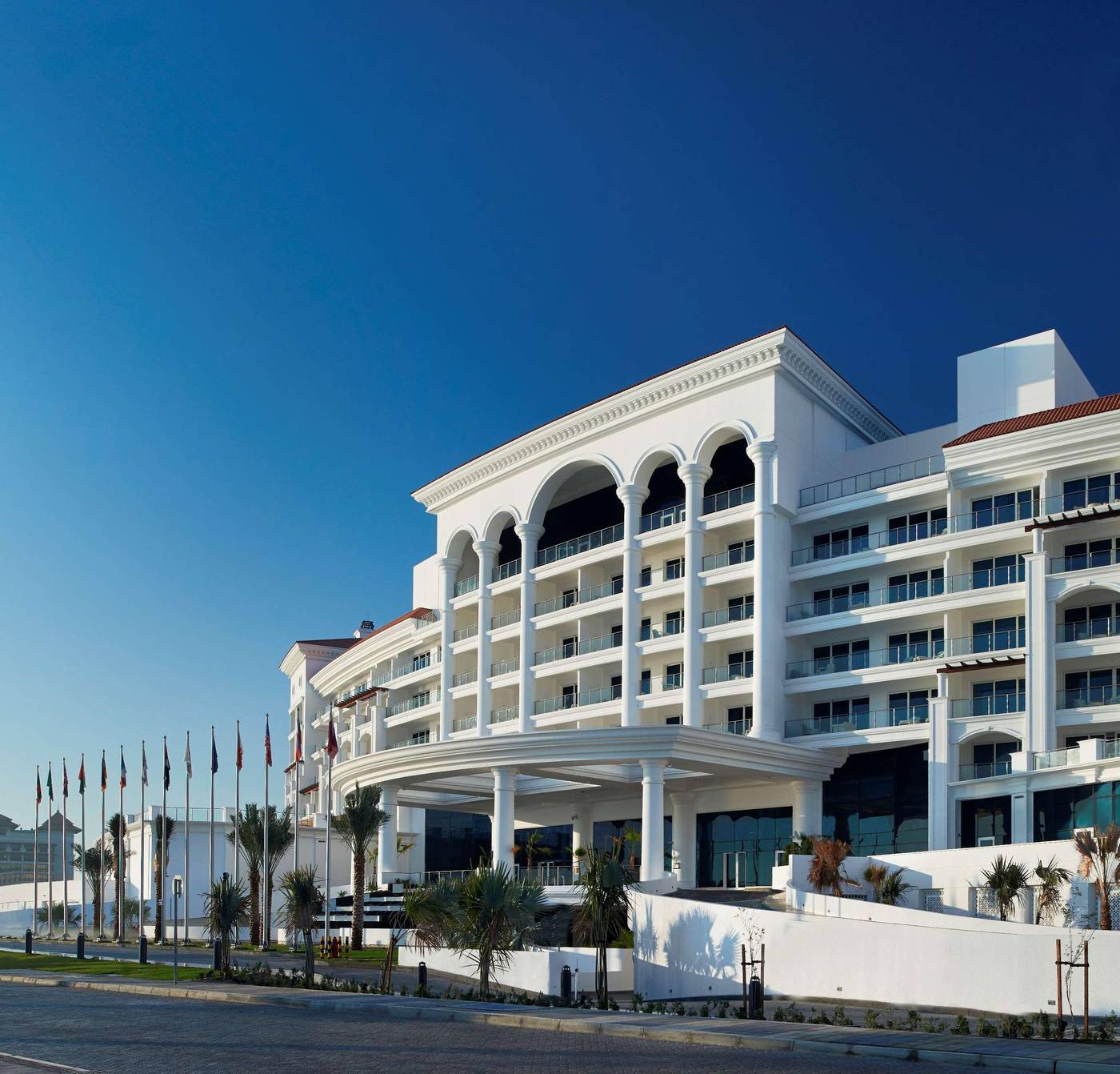 Waldorf-Astoria-Dubai-Palm-Jumeirah-General-view-9