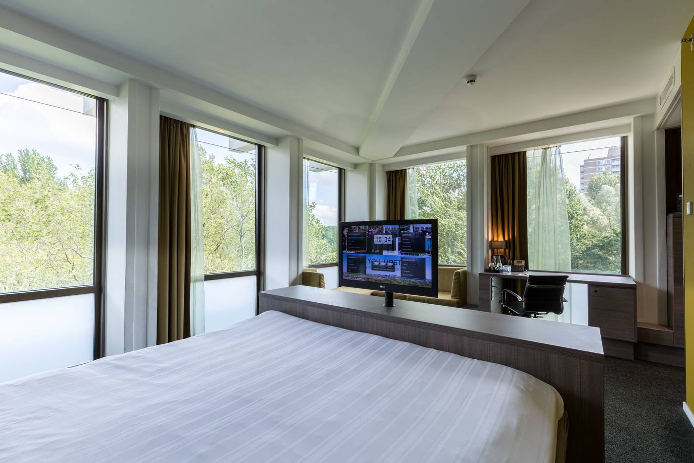 Leonardo-Hotel-Amsterdam-Rembrandtpark-Room-8