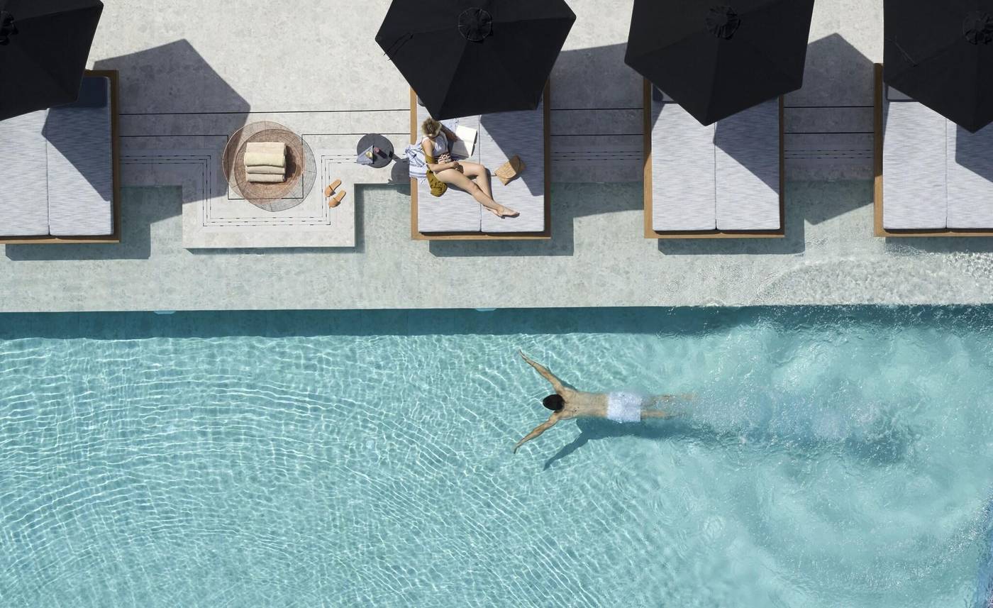 Santo-Maris-Oia--Luxury-Suites---Spa-Pool-19