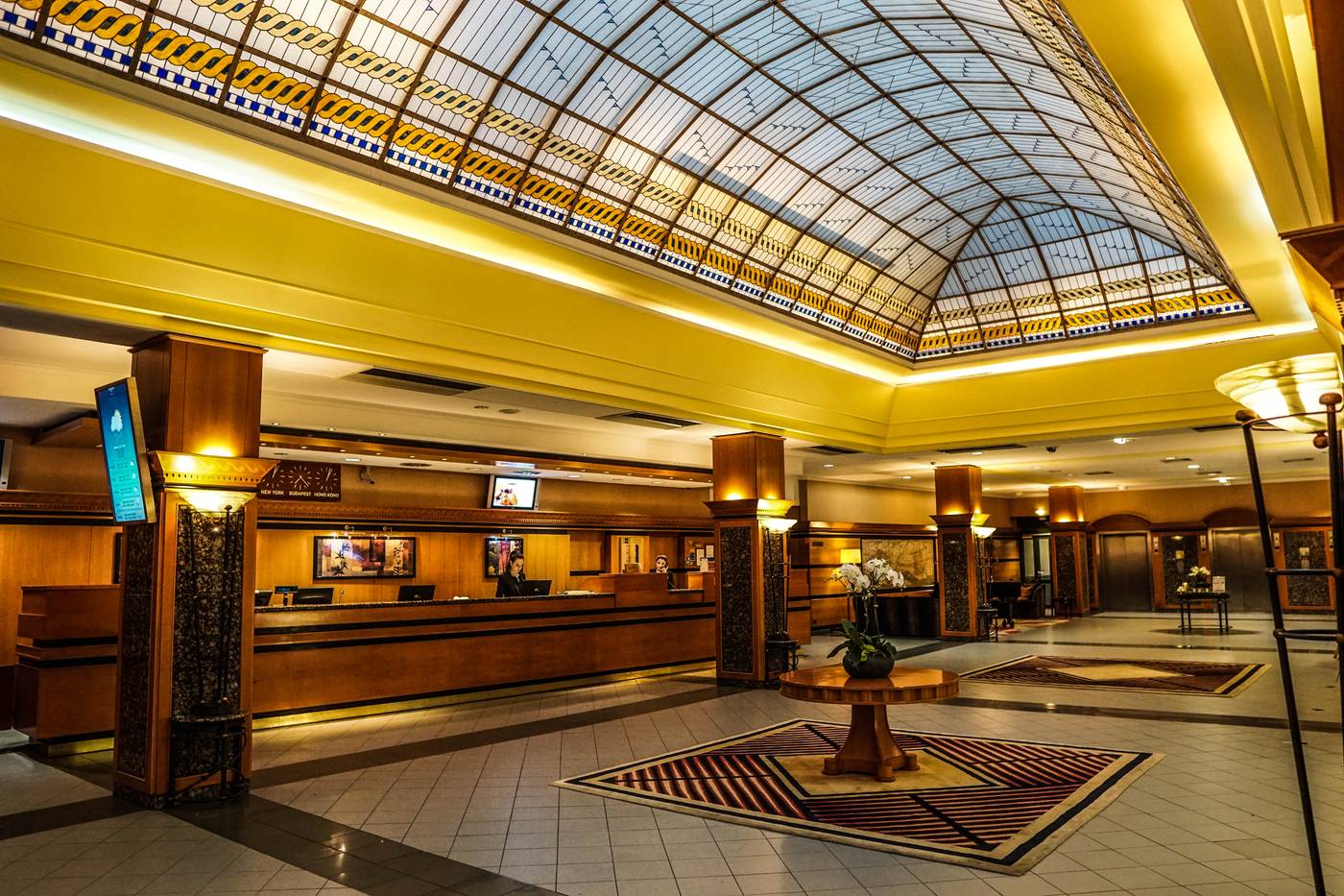 Verdi-Budapest-Aquincum-Lobby-7