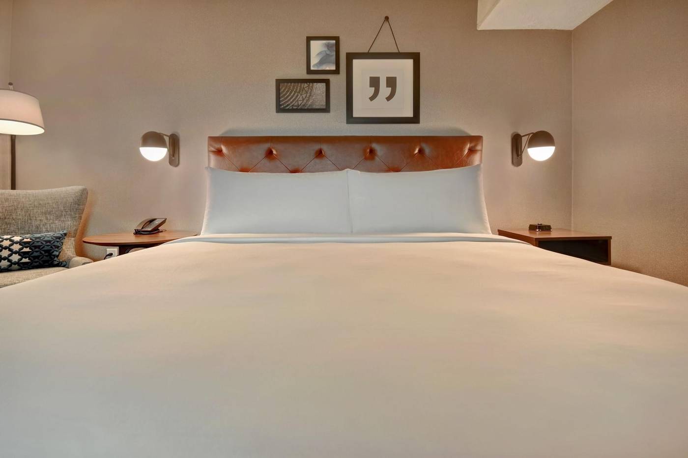 Crowne-Plaza-Boston-Newton-Hotel-Room-34