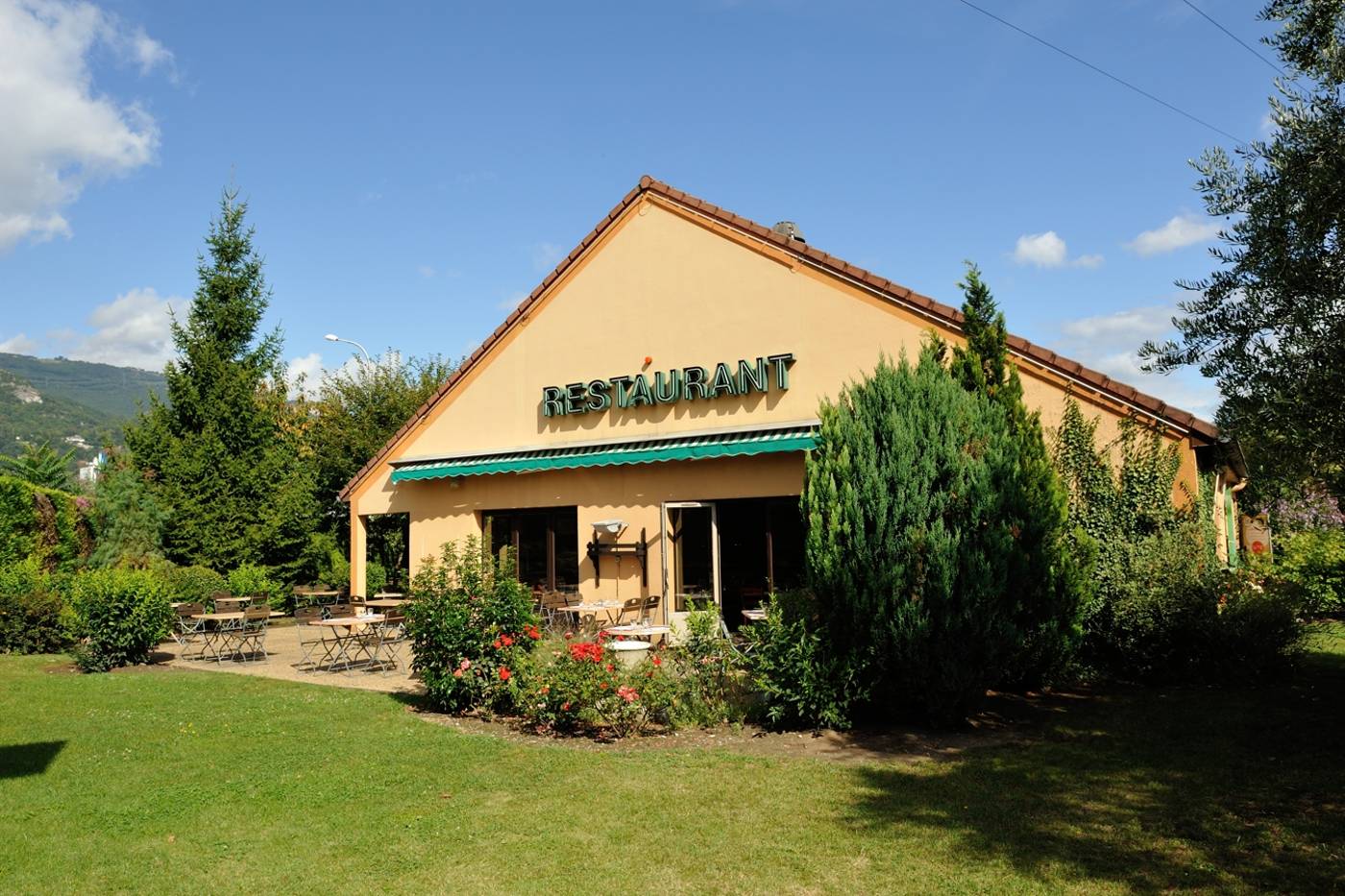 Hotel Campanile Grenoble Sud - Seyssins-France-Seyssins-General view-1