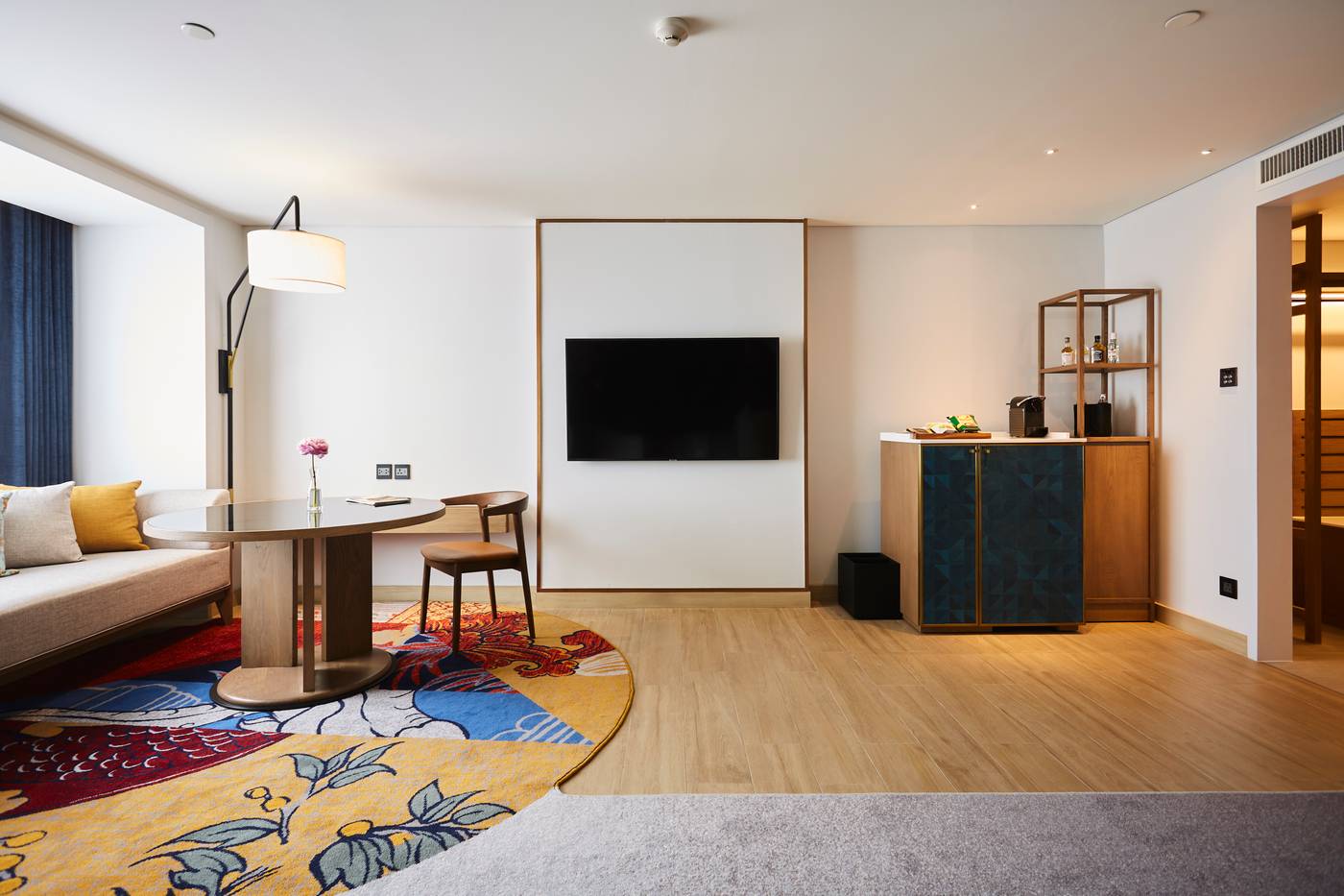 Montien-Hotel-Surawong-Room-31