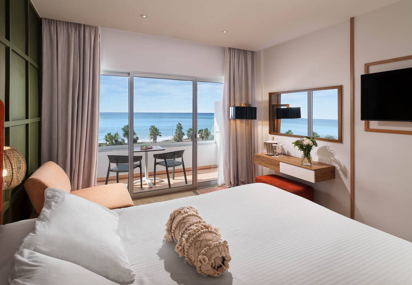 Leonardo-Cypria-Bay-Room-21