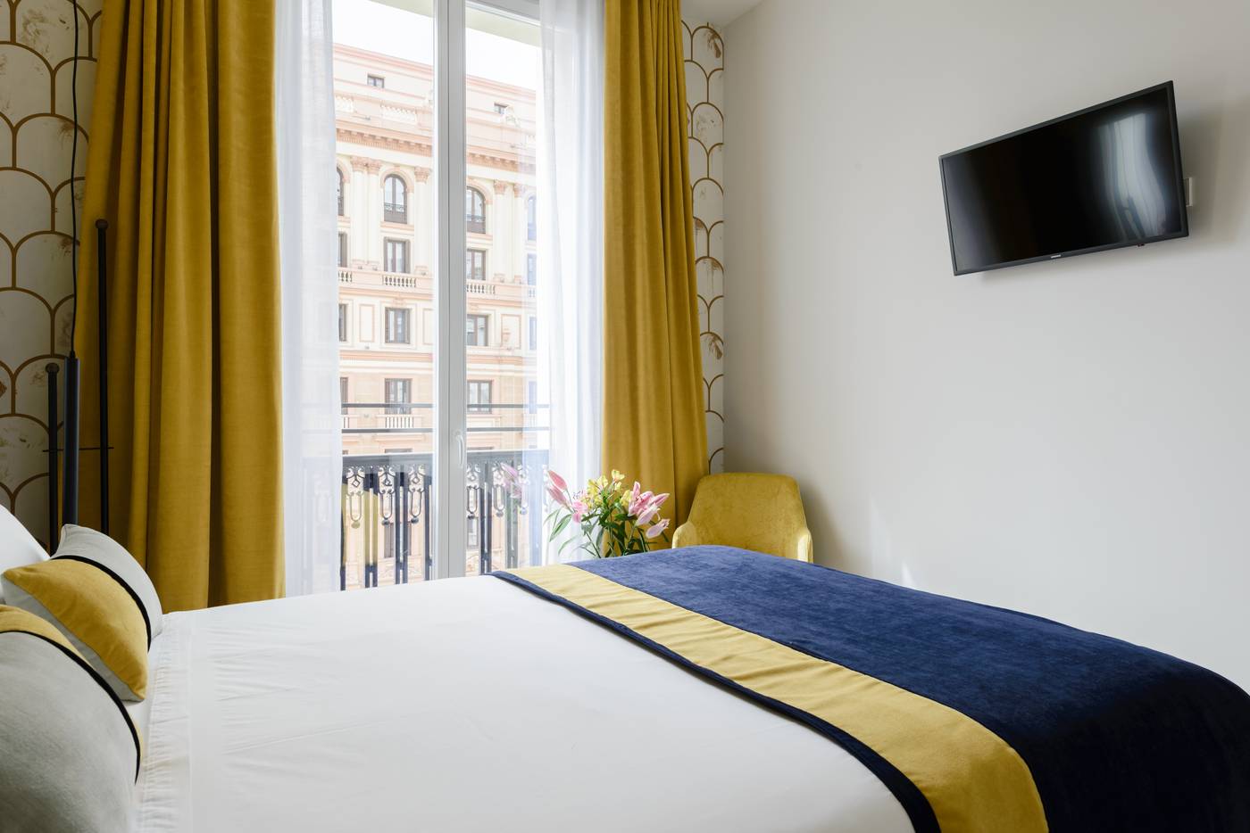 Smartrental-Collection-Gran-Via-Centric-II-Room-53