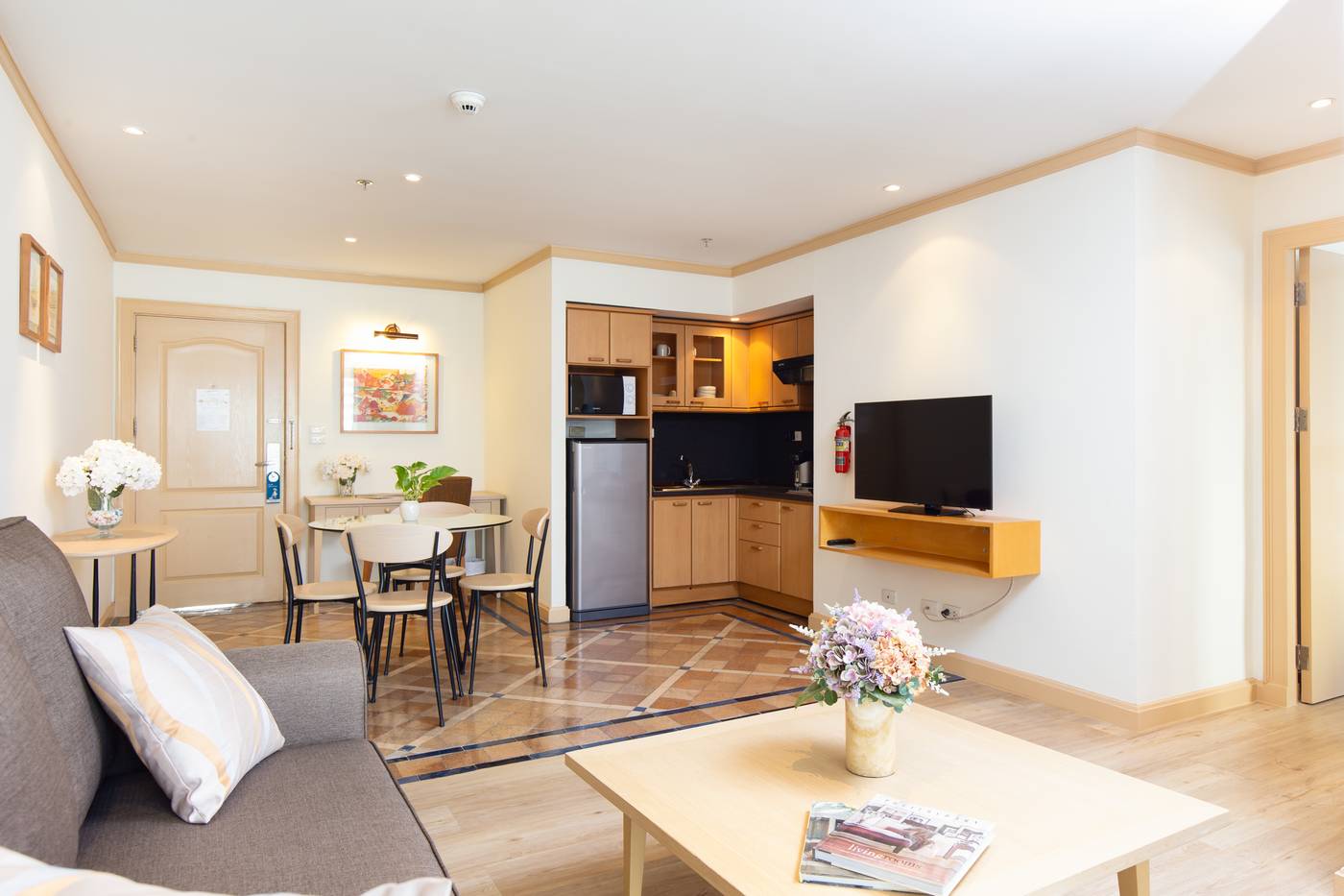 Riverfront-Bangkok-Room-19