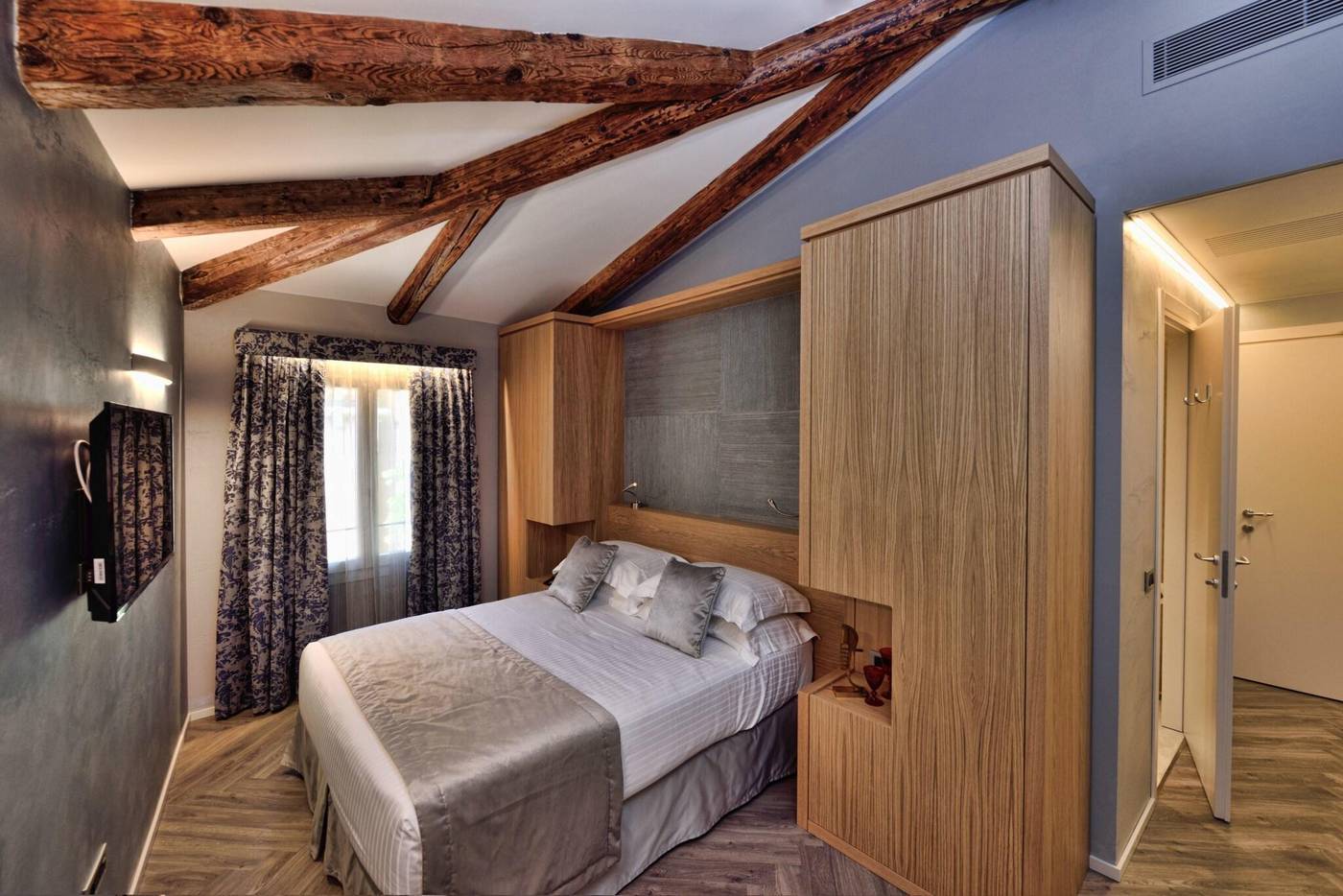 Rosa-Salva-Hotel-Room-3