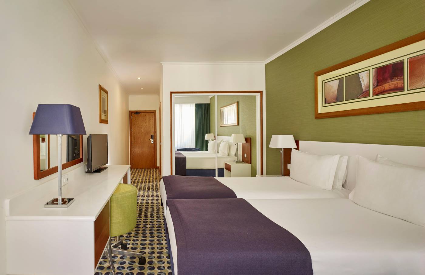 Holiday-Inn-Algarve-Room-13