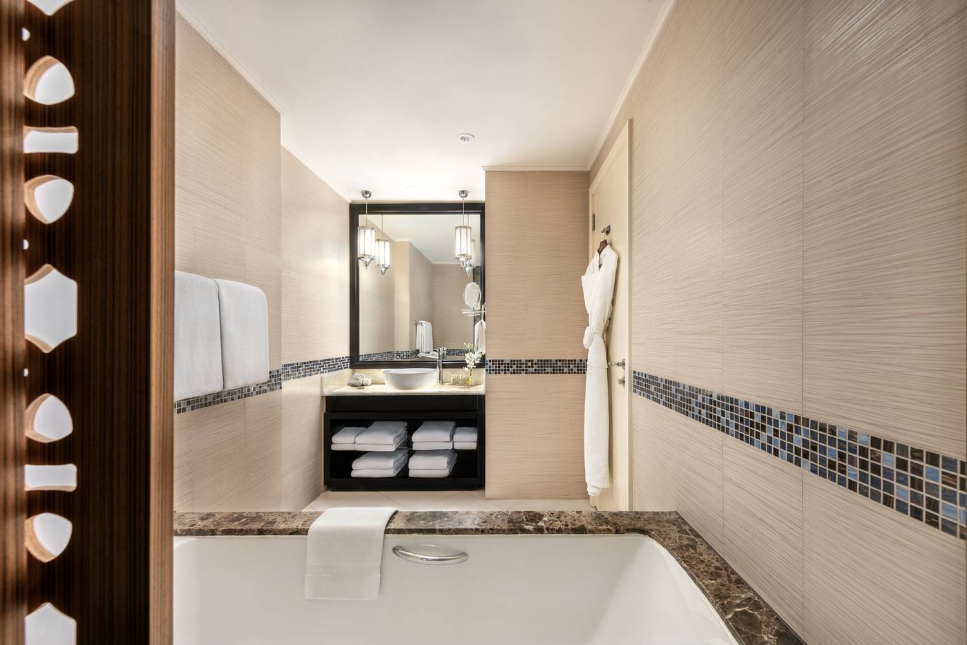 Oaks-Ibn-Battuta-Gate-Dubai-Room-64