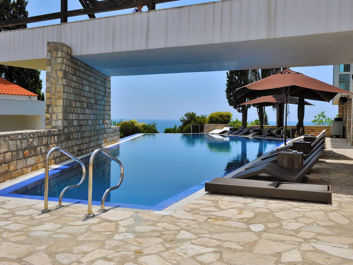 Avala Resort & Villas