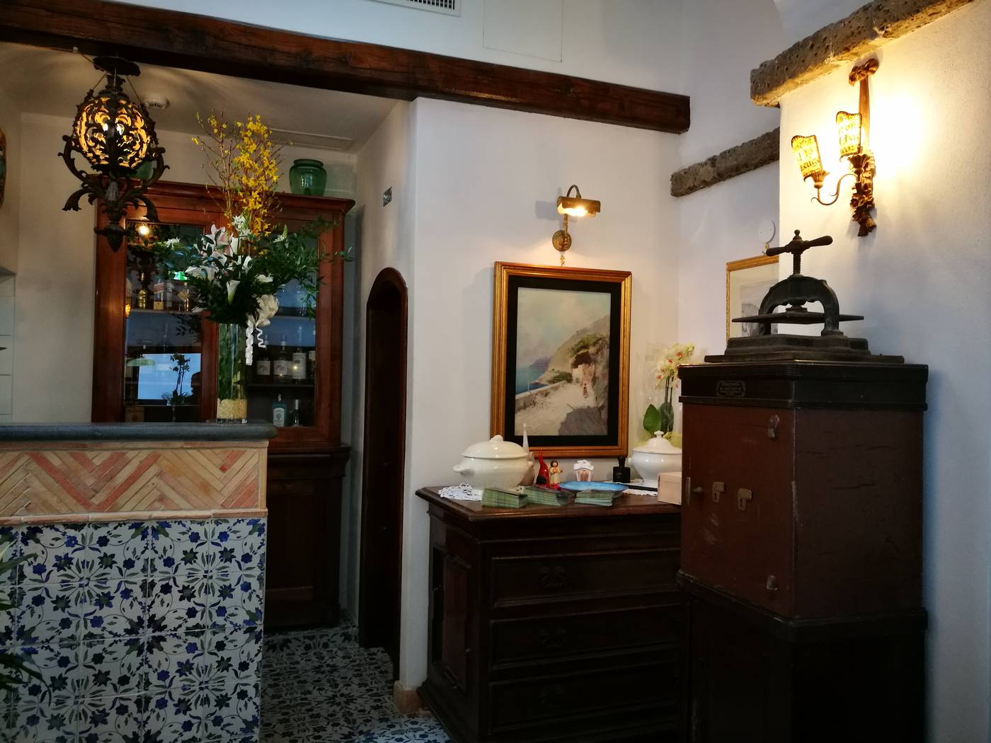 Badia-Santa-Maria-De-Olearia-Lobby-19