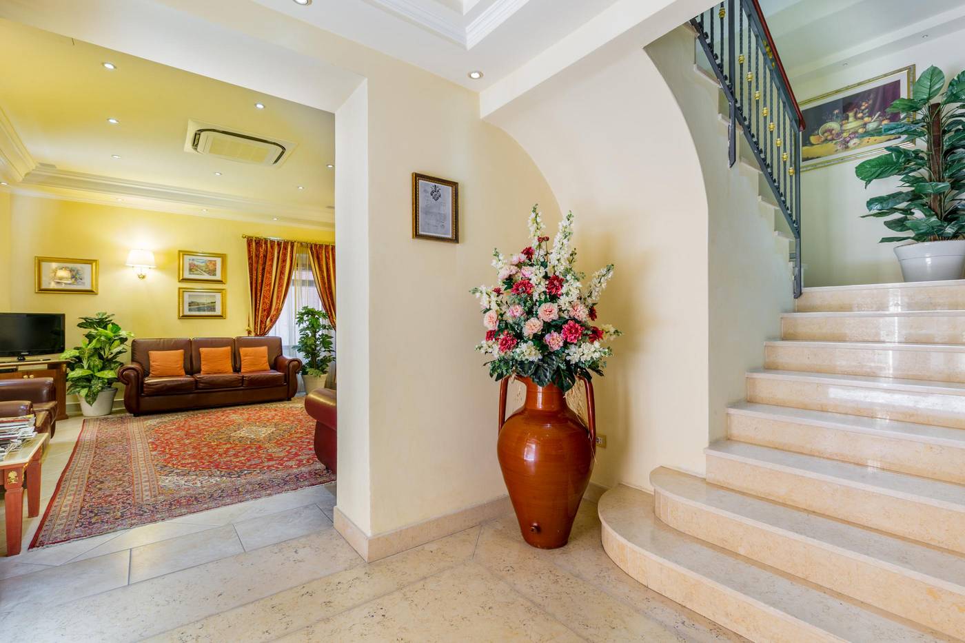 Panorama-Italy-OLBIA-Lobby-7