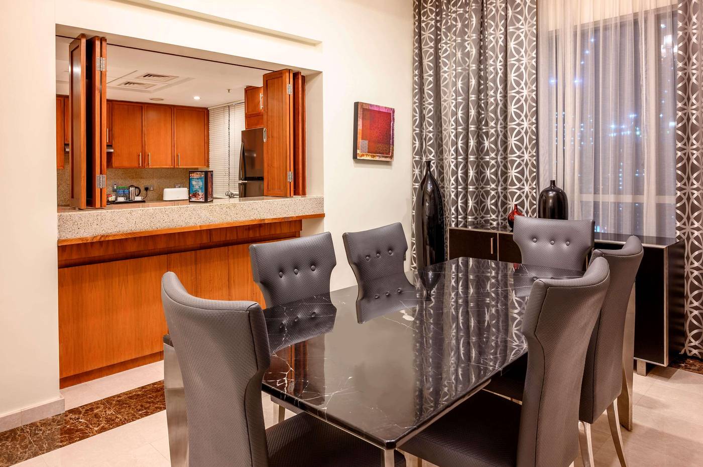 Ramada-by-Wyndham-Downtown-Dubai-Room-43