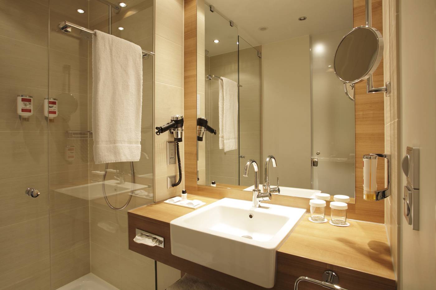 H4 Hotel Berlin Alexanderplatz-Germany-BERLIN-Room-10