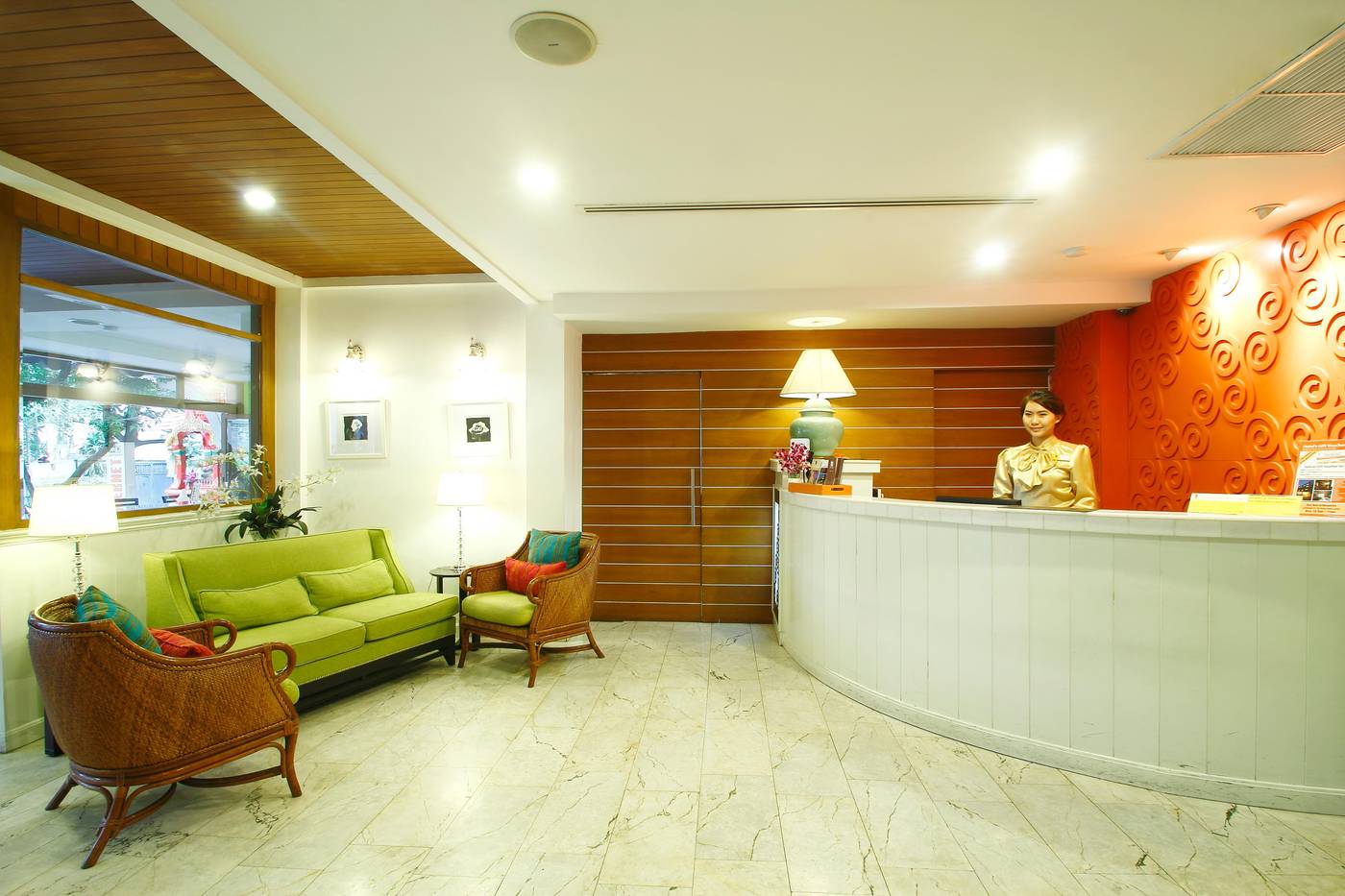 La-Petite-Salil-Sukhumvit-8-Lobby-12