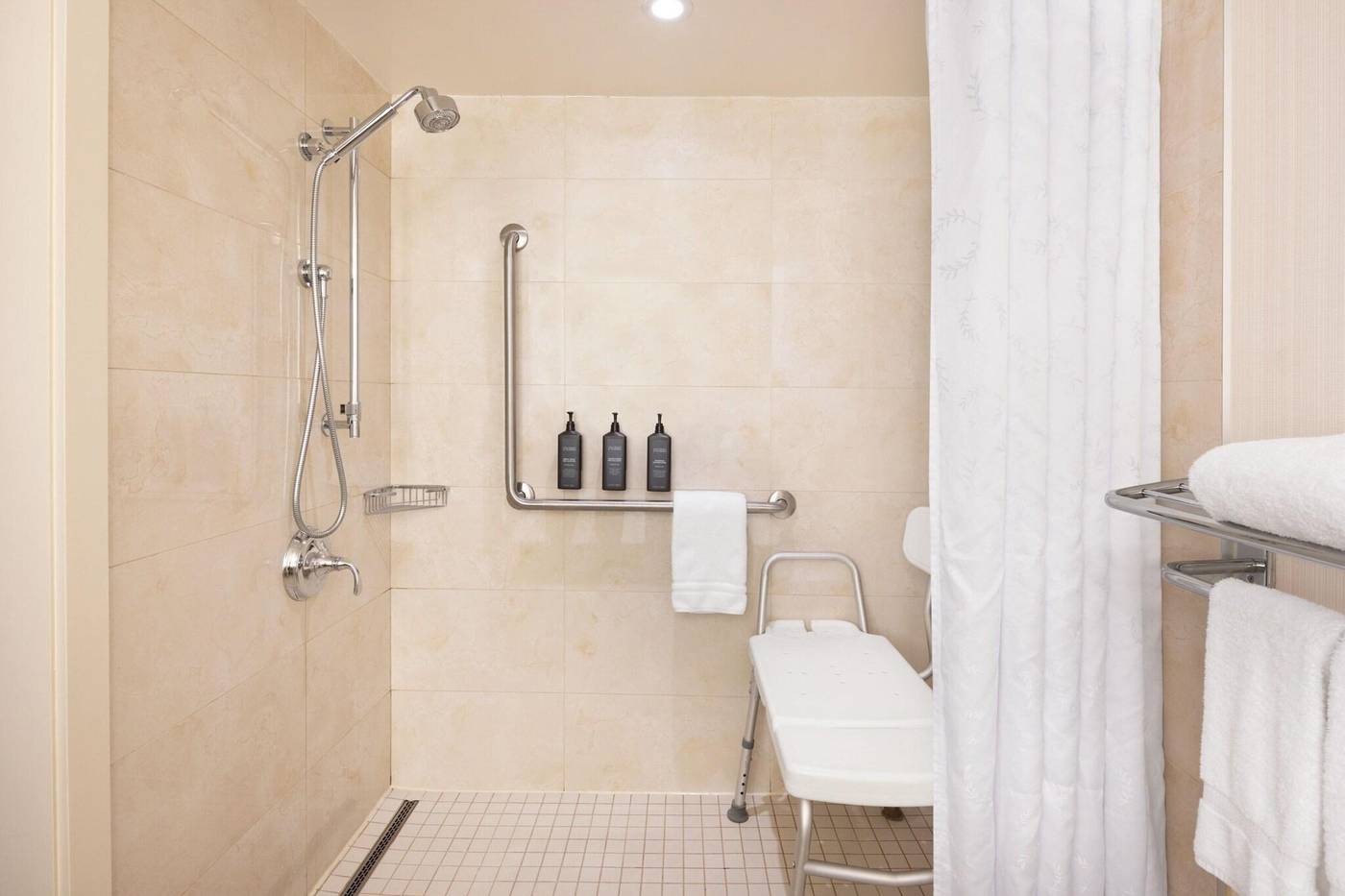 Sheraton-Vancouver-Wall-Centre-Room-37