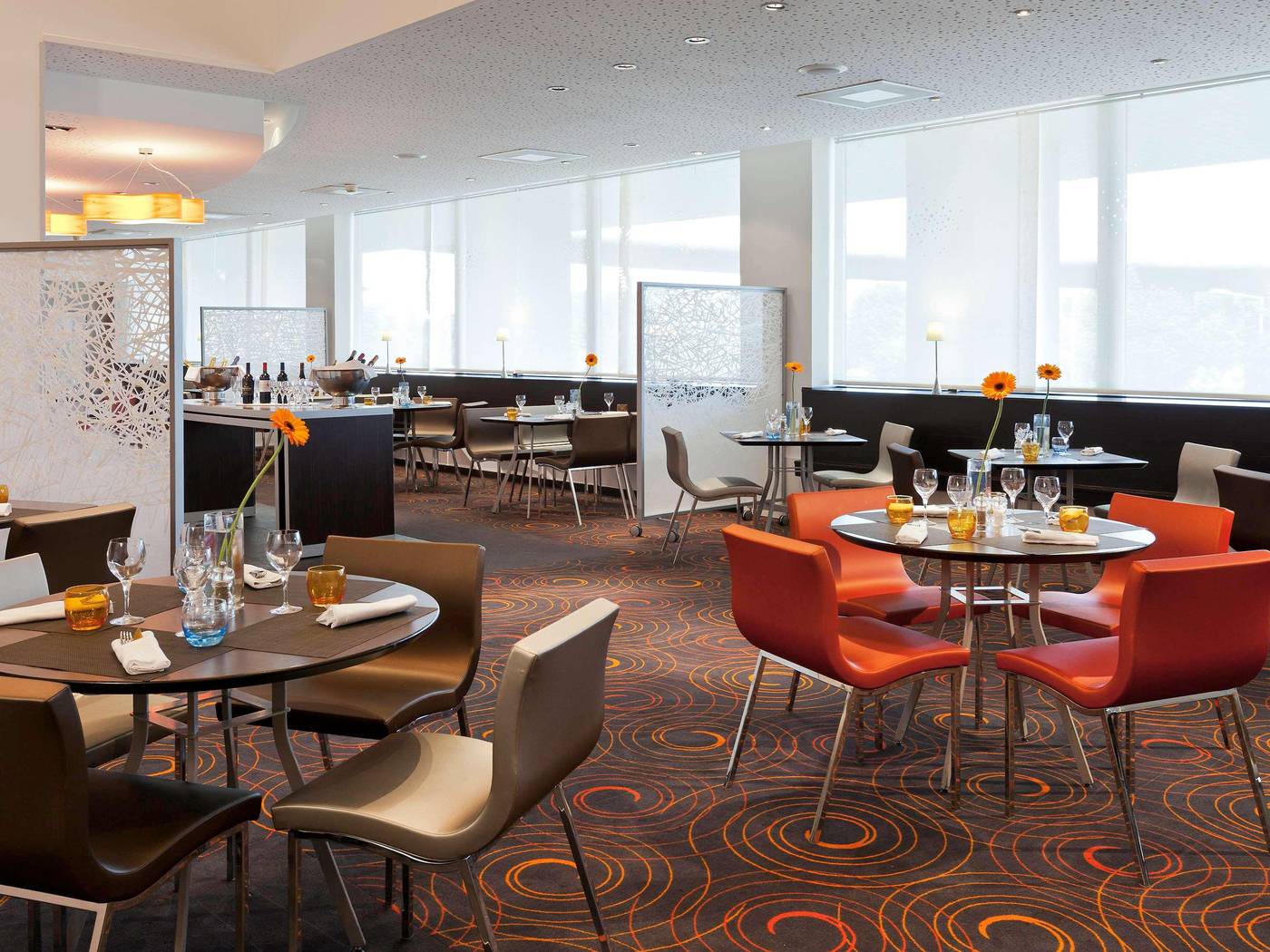 Novotel-Paris-la-Defense-Restaurant-8