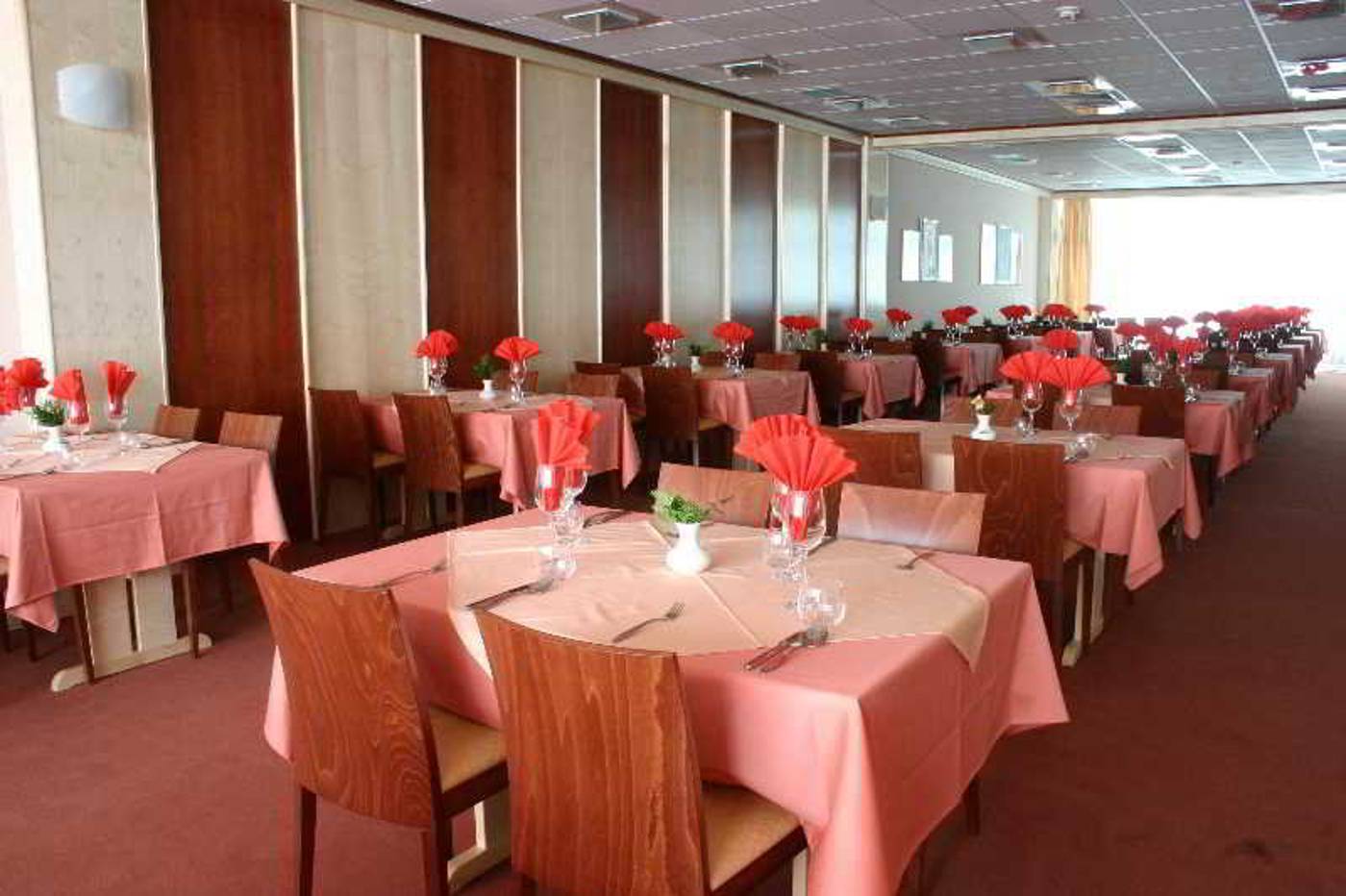 Hotel Krek-Slovenia-LESCE-Restaurant-6