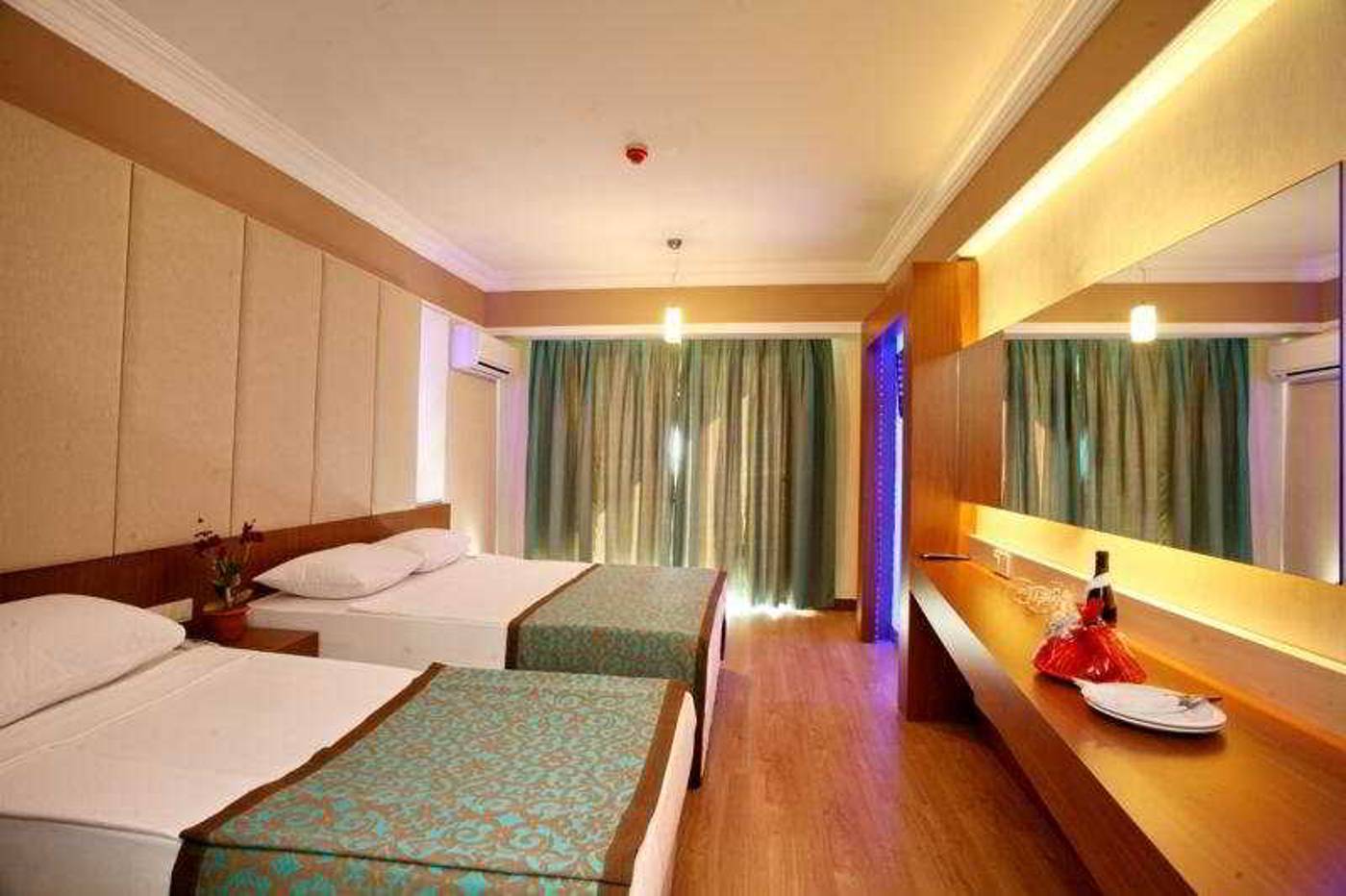 Tac-Premier-Hotel---Spa-Room-26