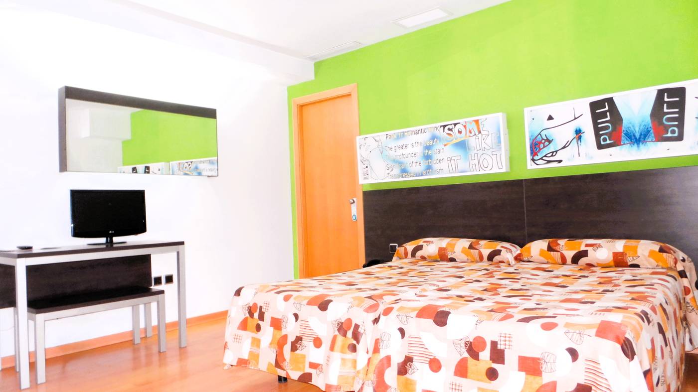 Sol-y-Sombra-Room-23