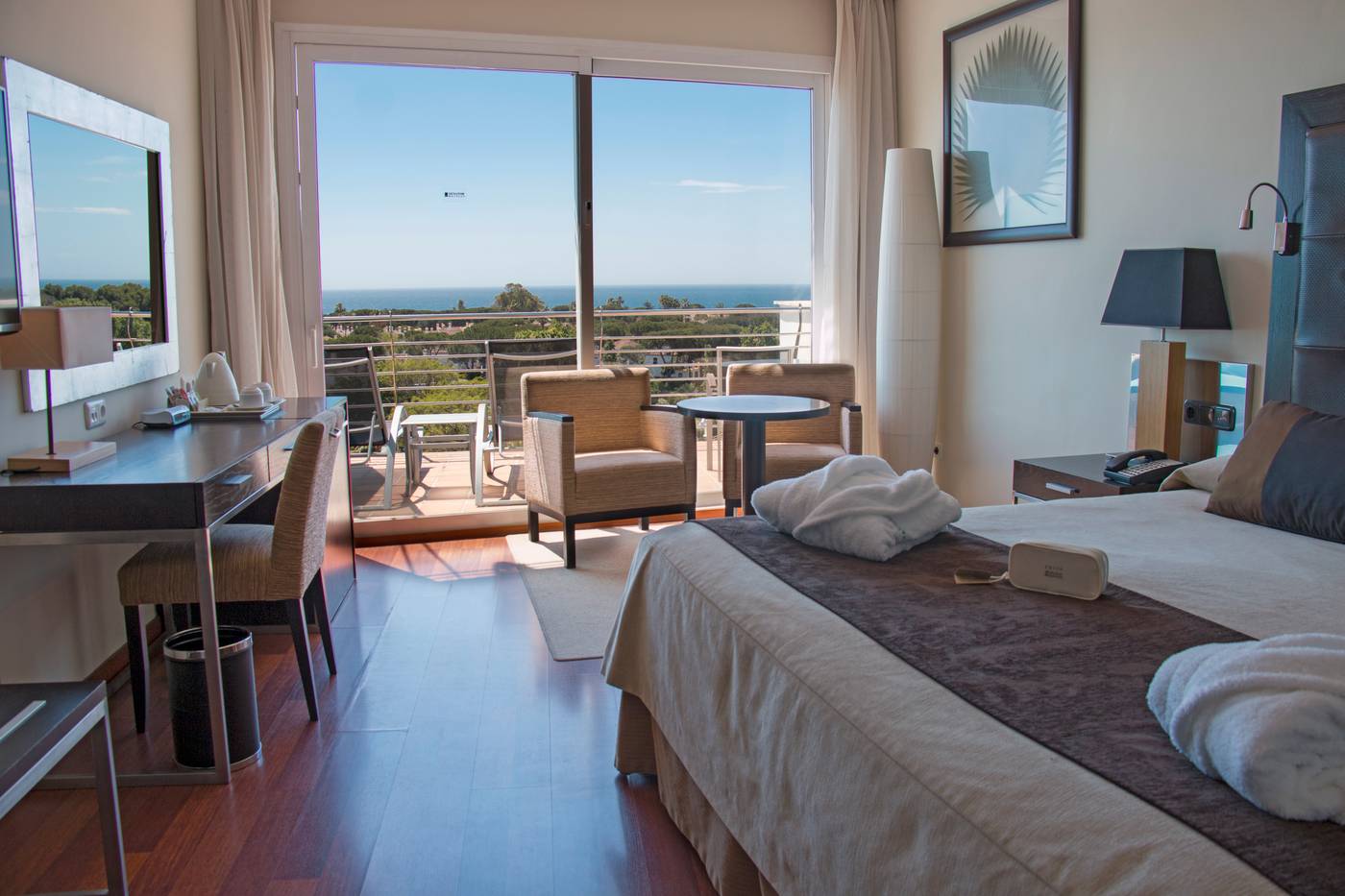 Senator-Banus---Adults-Recommended-Room-23