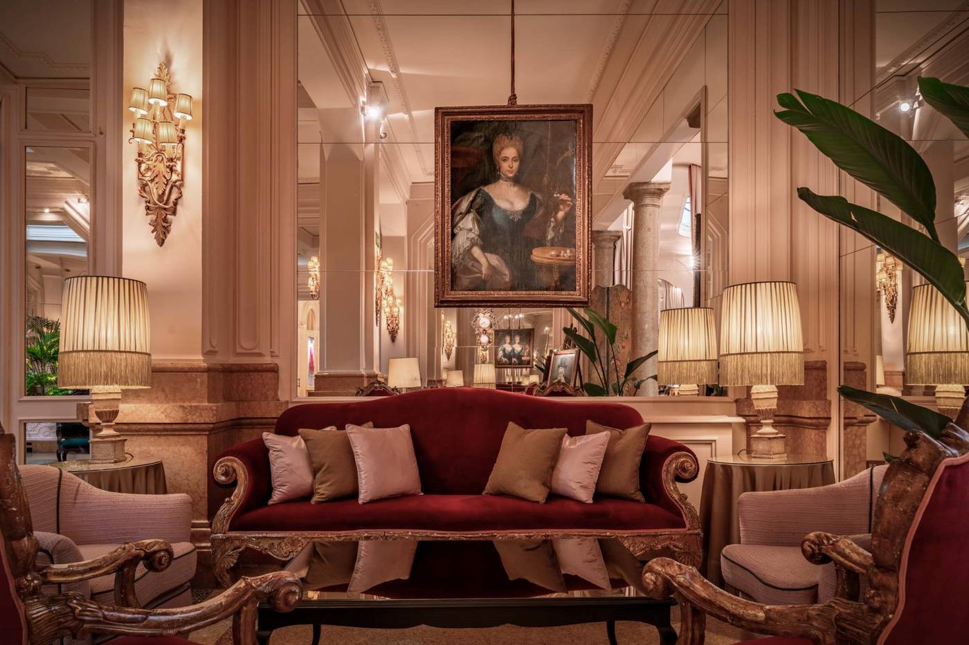 Grand-Hotel-et-de-Milan---The-Leading-Hotels-Lobby-13