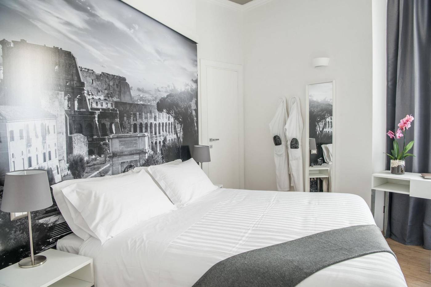 Charming Roma-Italy-ROME-Room-6