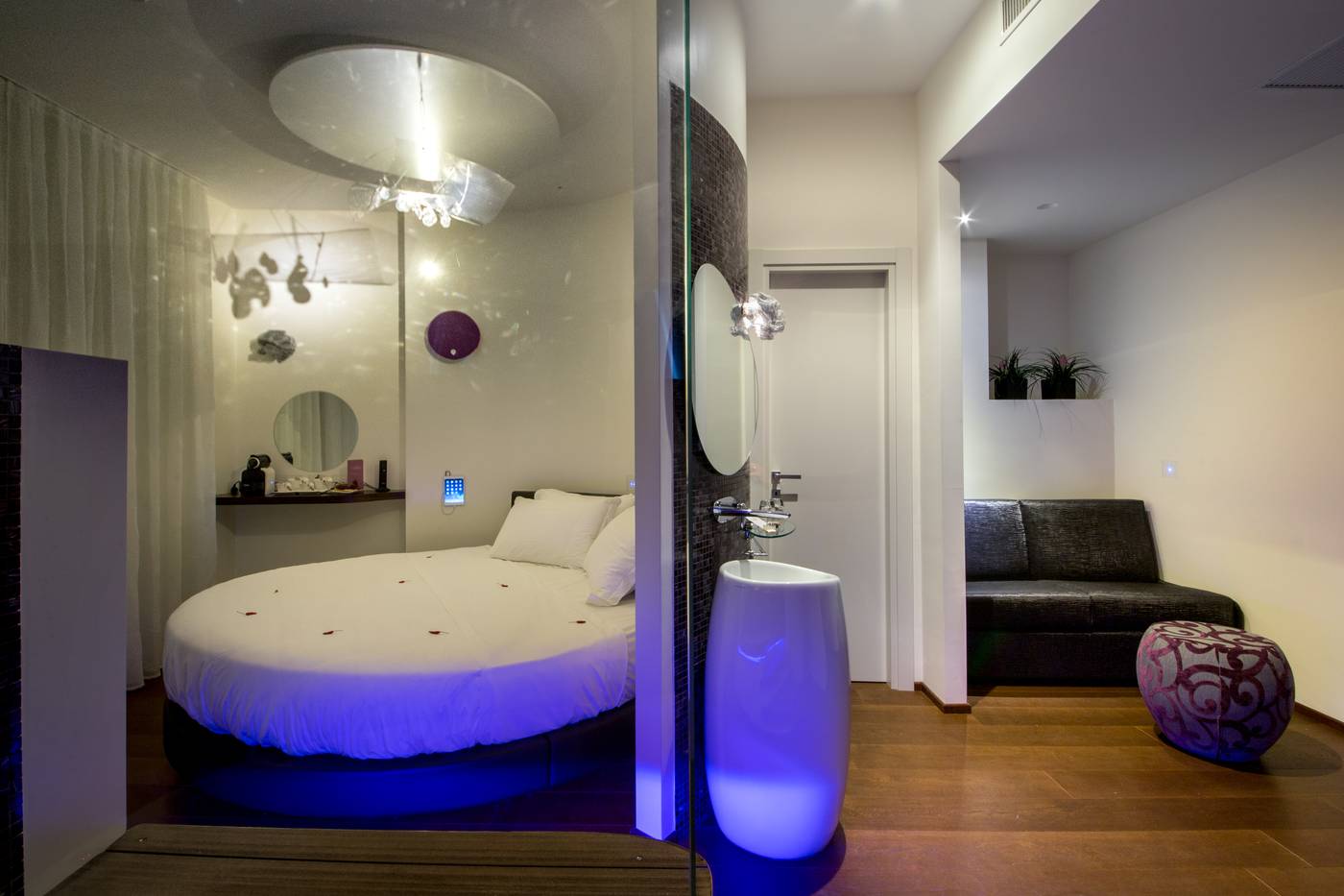 SuiteSistina-For-Brave-Lovers-Room-2