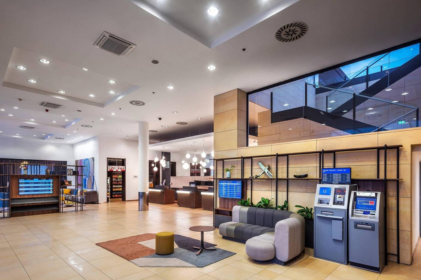 Courtyard-Prague-Airport-Lobby-7