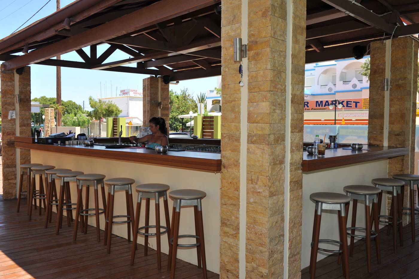 Heleni-Beach-Hotel-Bar-15