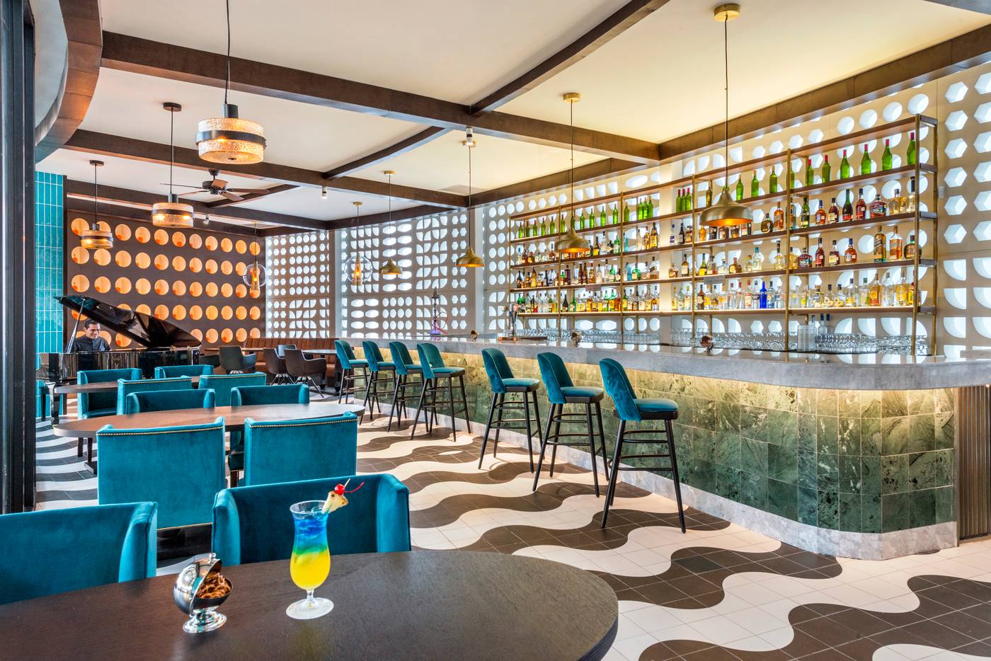 Ocean-Riviera-Paradise-El-Beso---Adults-Only-Bar-51