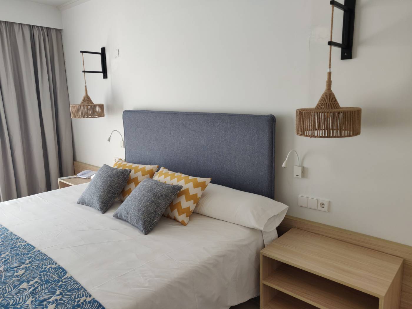 Cabogata-Garden-Room-31