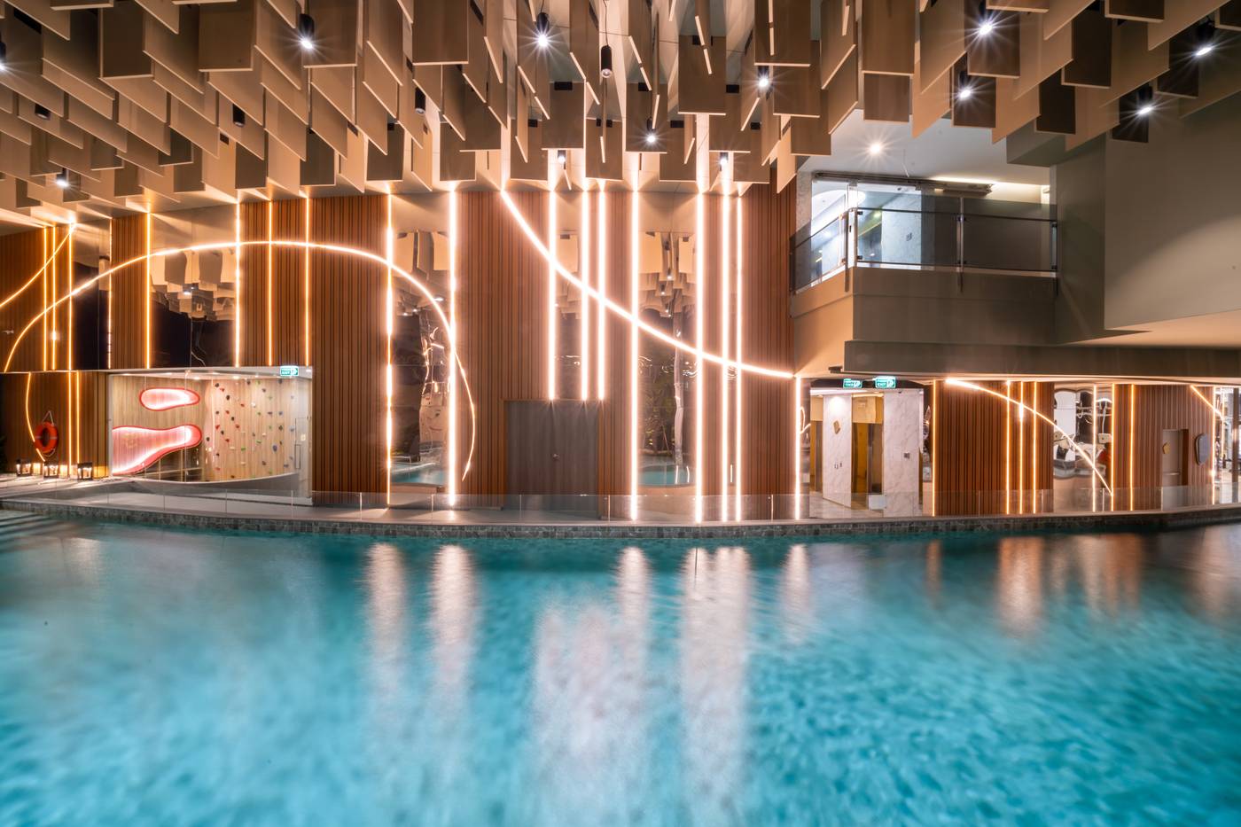 Oakwood-Suites-Tiwanon-Bangkok-Pool-26