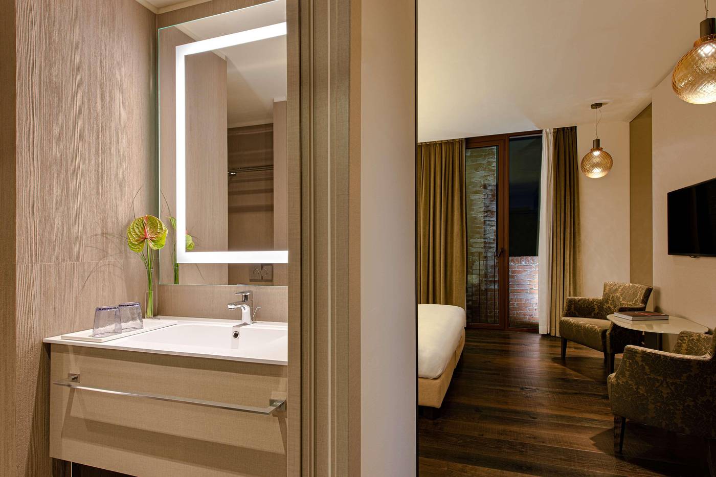Hyatt-Centric-Murano-Venice-Room-39