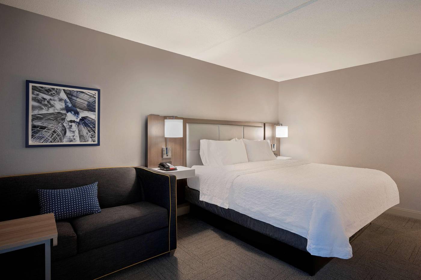 Hampton-Inn-Boston-Cambridge-Room-21