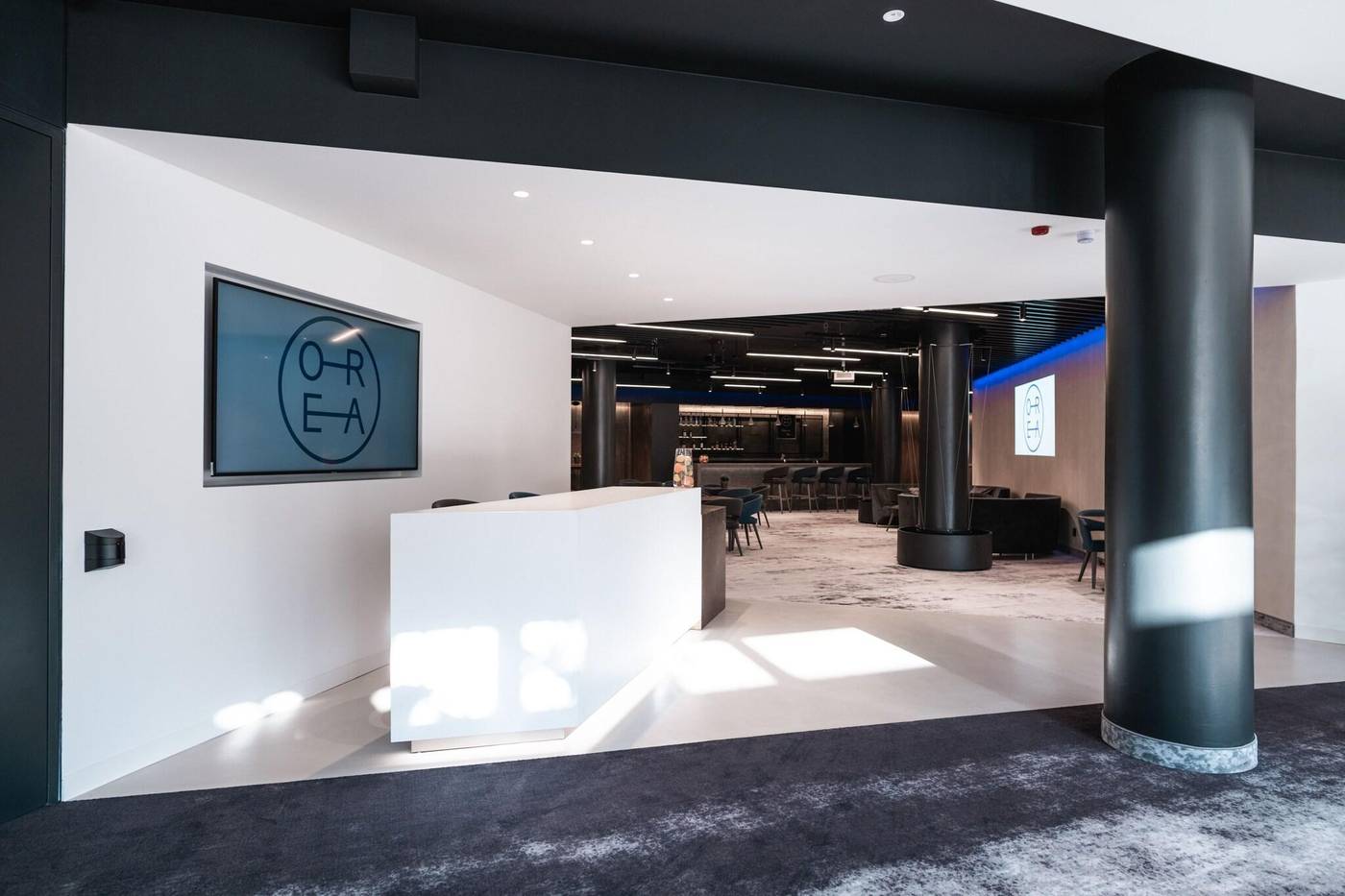Orea-Hotel-Pyramida-Lobby-7