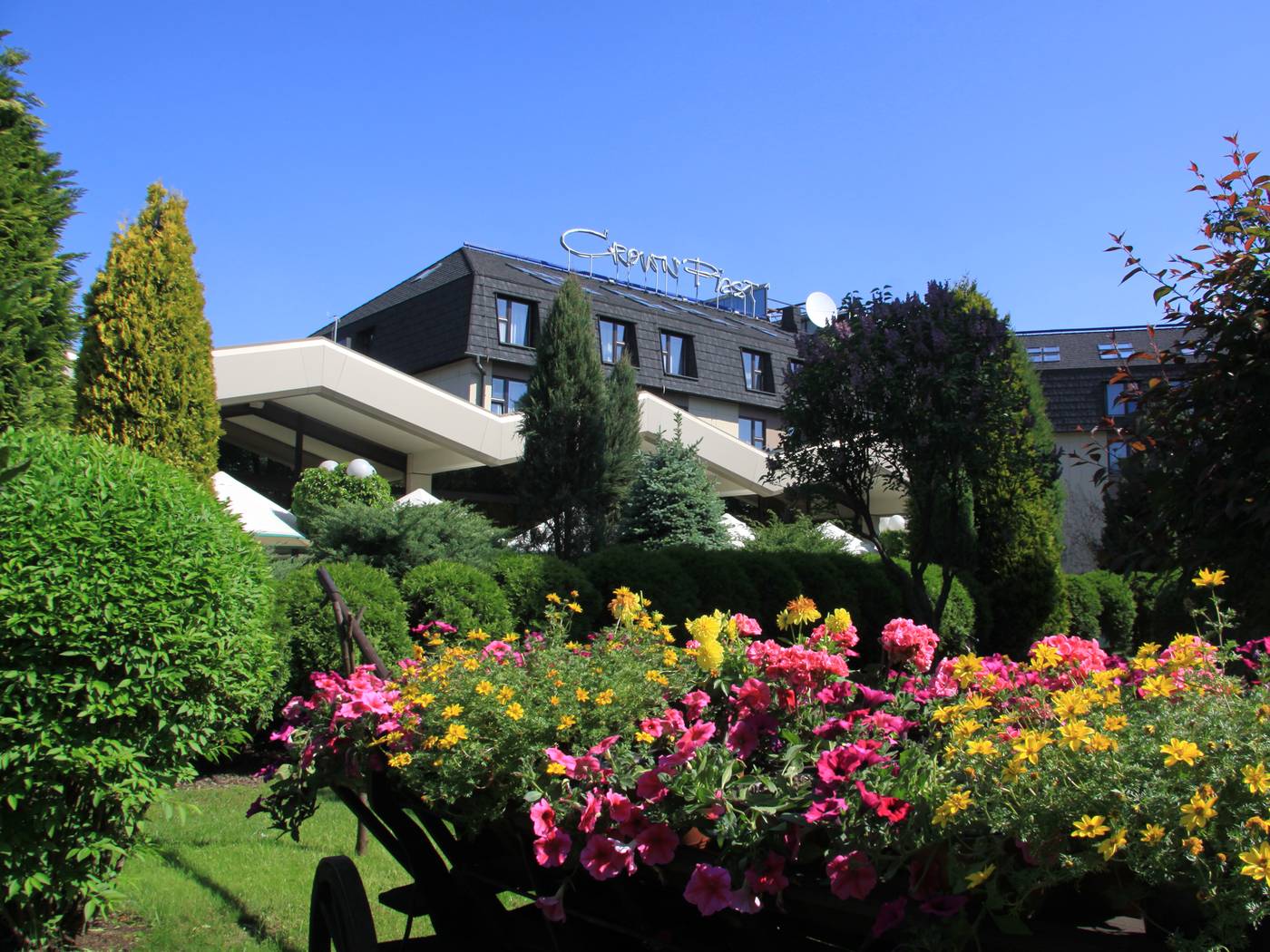 Booking-Hotel-Crown-Piast---Spa-General-view-1